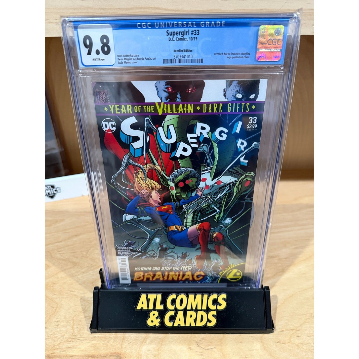 Slab | Supergirl #33 | CGC 9.8 | Recalled Edition